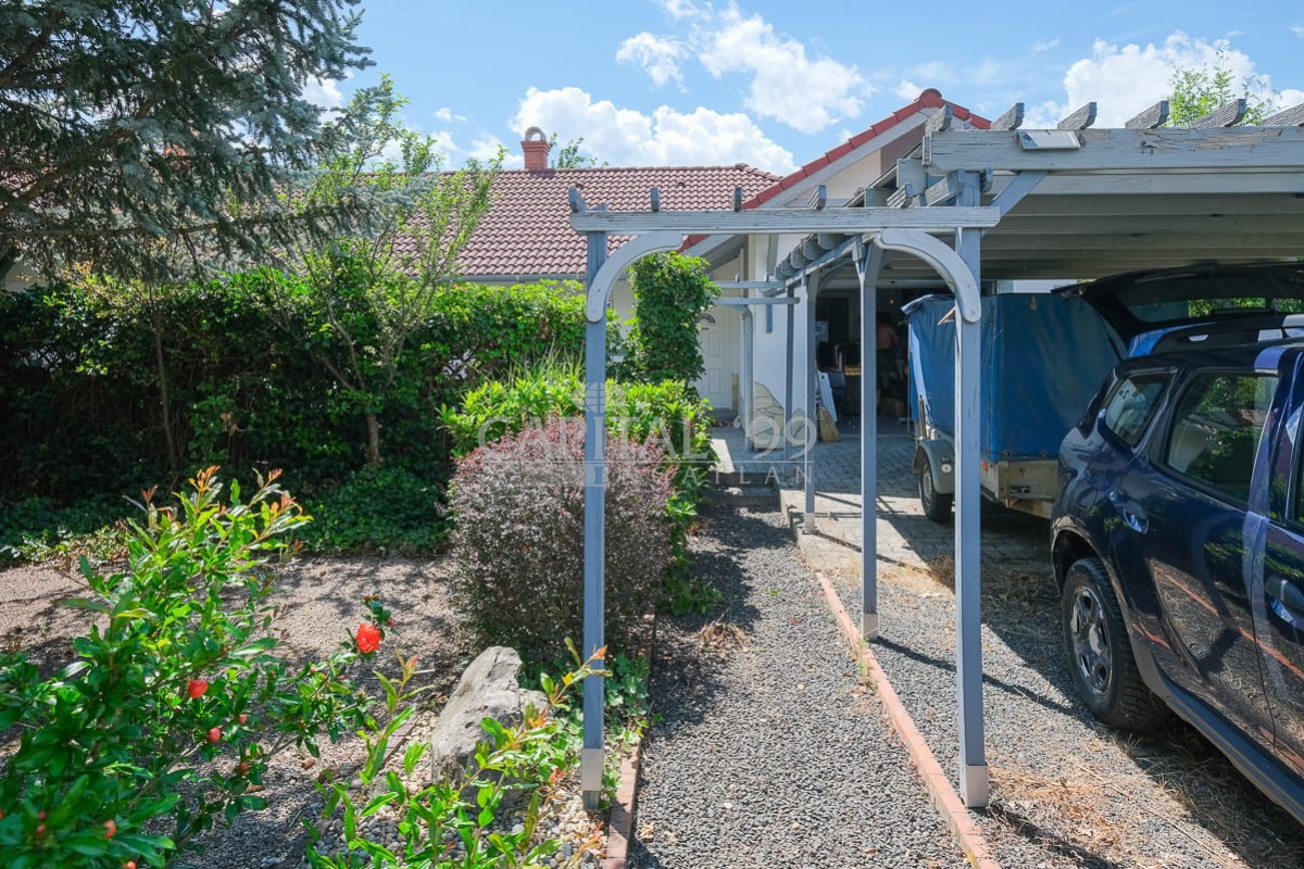 Einfamilienhaus - 4402