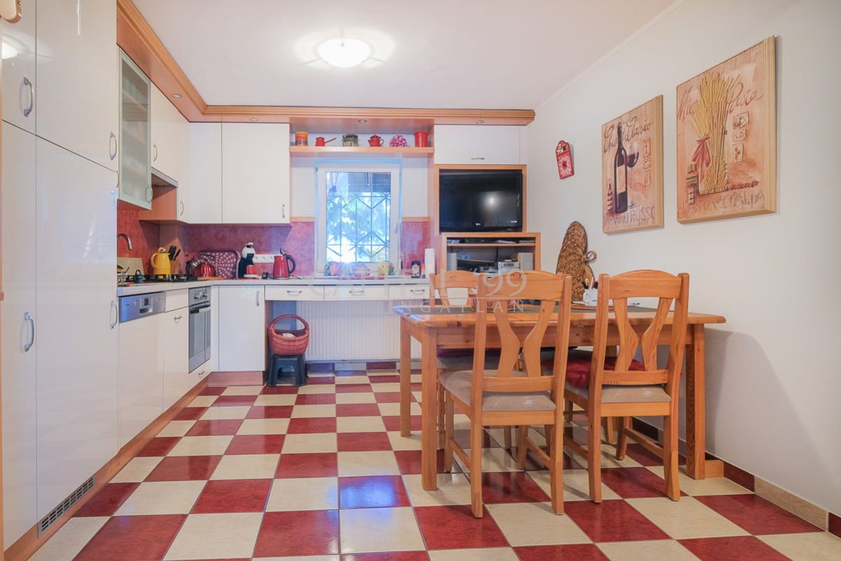 Einfamilienhaus - 4402